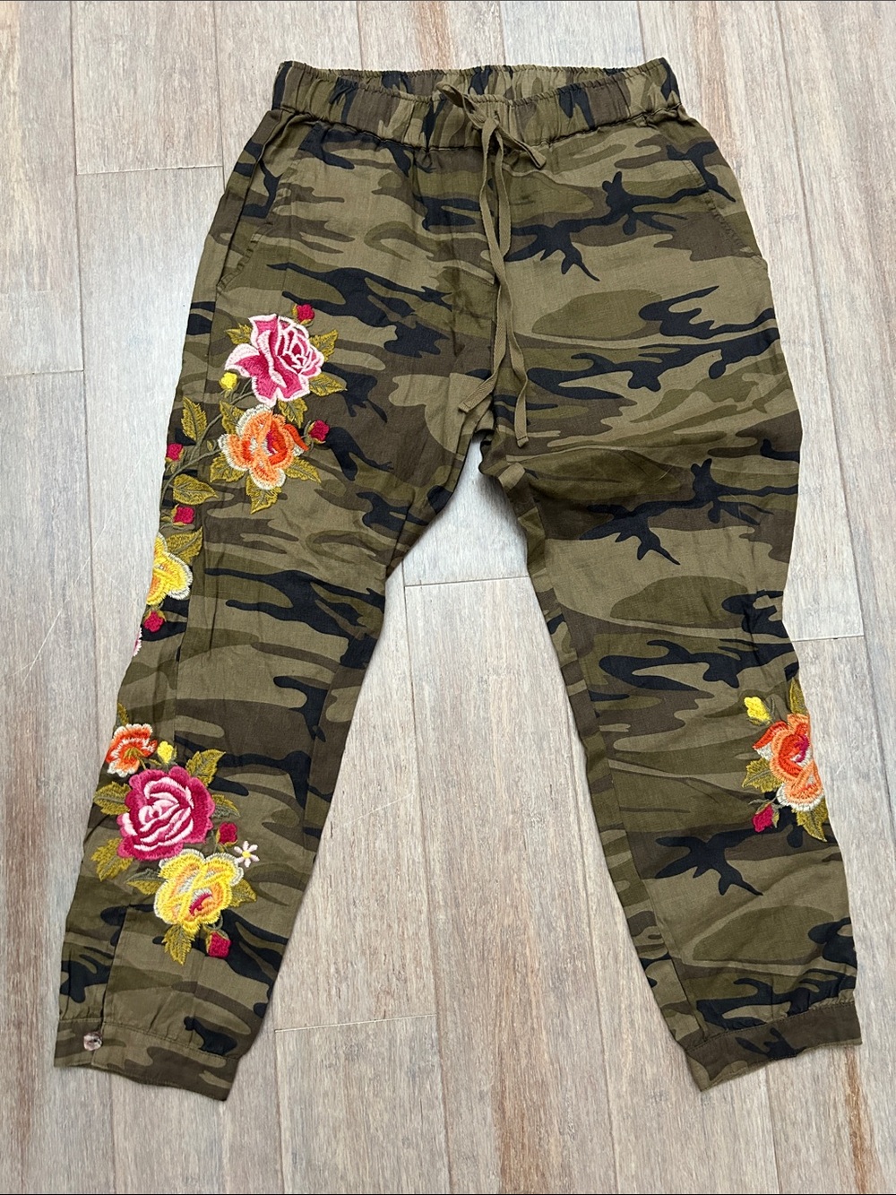 Johnny Was Olive Camo Joggers with Rose Embroidery cotton PXS